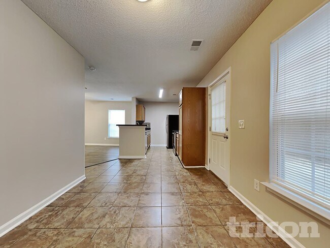 Photo - 76 Springway Dr