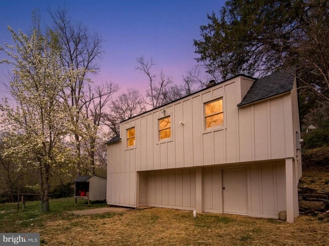 Building Photo - 37905 Snickersville Turnpike