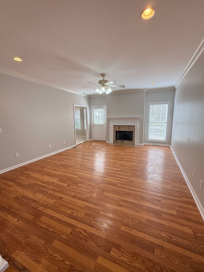 Photo - Great Floorplan, Great Location!