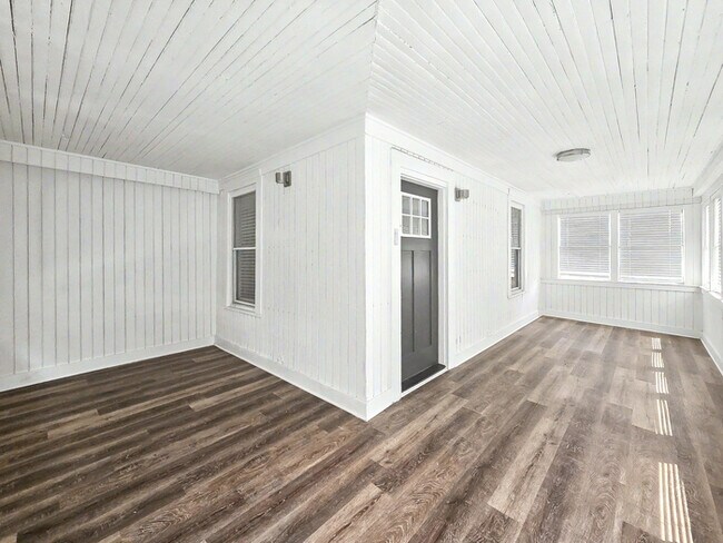 Photo - 1272 Allene Ave SW