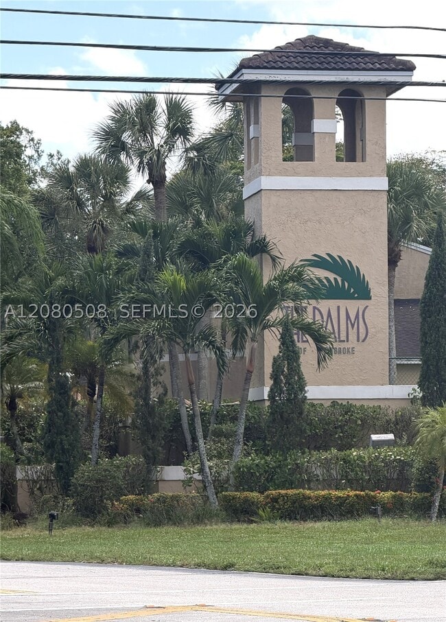 Building Photo - 351 Palm Way Unit 303
