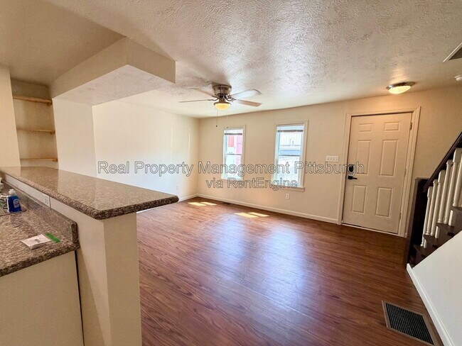 Photo - 1927 Fox Wy