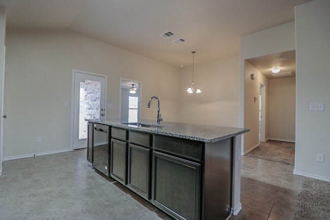 Photo - 7418 104th St