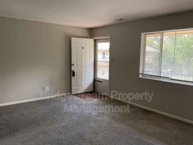 Photo - 7837 N Main St