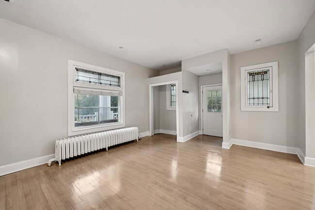 Photo - 515 W 25th St Unidad Lower