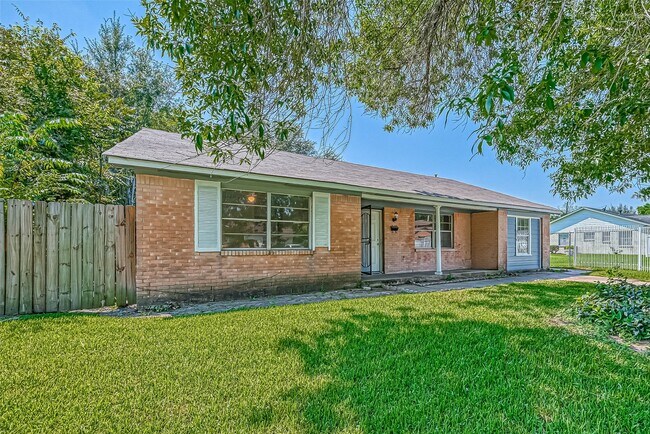 Photo - 3918 Tavenor Ln