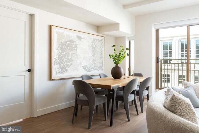 Photo - 1425 New York Ave NW Unidad 1215