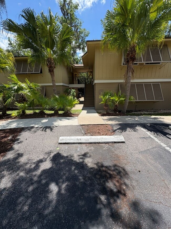 Photo - Top-Floor 2 Bed / 2 Bath Condo in Sought-After Lakeside Community – Deltona, FL