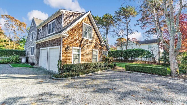 Photo - 38 Bridle Path