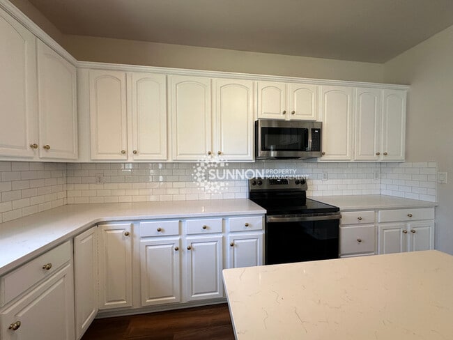 Photo - 4 Bed 2.5 Bath in Old Stone Crossing