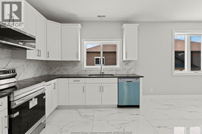 Photo - 2280 Daytona Ave