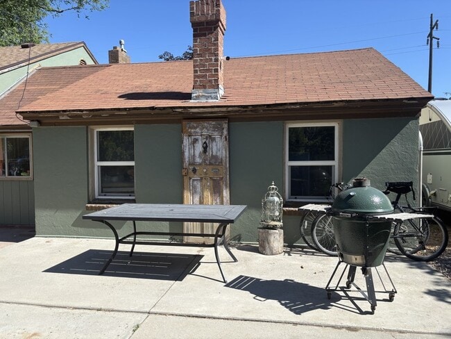 Photo - 174 Pioneer Ave
