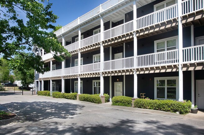 Charming 2 Bedroom Condo! Located in Downt... - Charming 2 Bedroom Condo! Located in Downt...