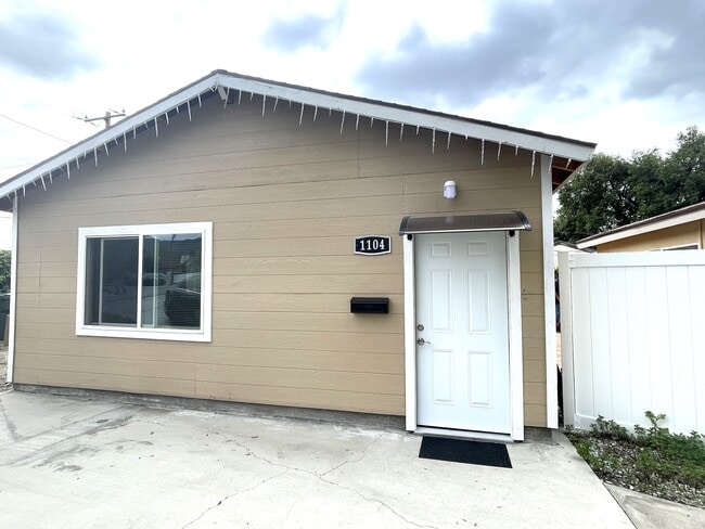 Photo - 1104 E Foothill Blvd House