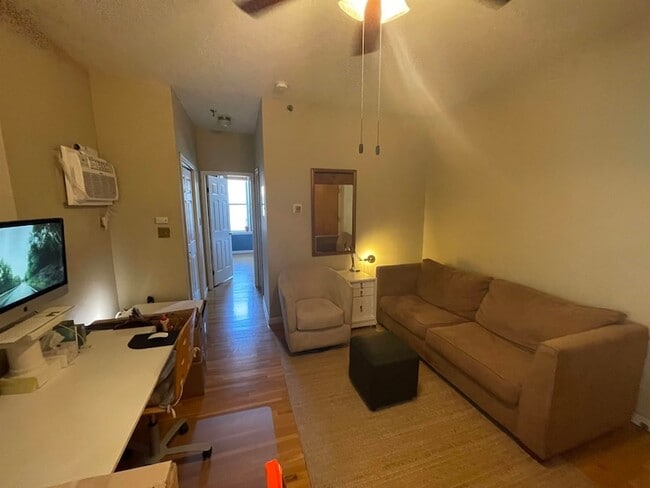 Photo - 711 Willow Ave