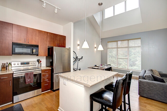 Photo - 2125 Southend Dr Apartment