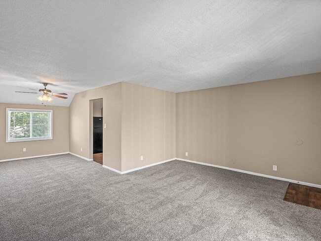 Tour our Overland Park Apartments!