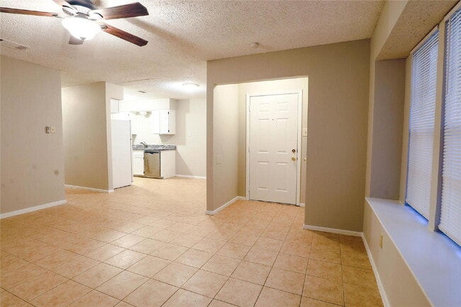 Photo - Move in Ready Duplex in Arlington!