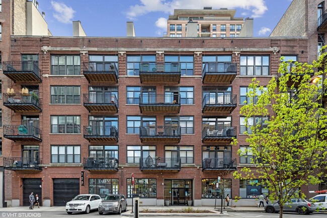 Photo - 375 W Erie St Unidad 410 Rental