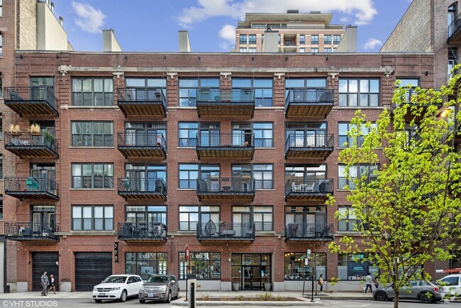 Building Photo - 375 W Erie St Unit 410 Rental