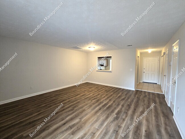 Photo - 1036 Thornwoode Ln