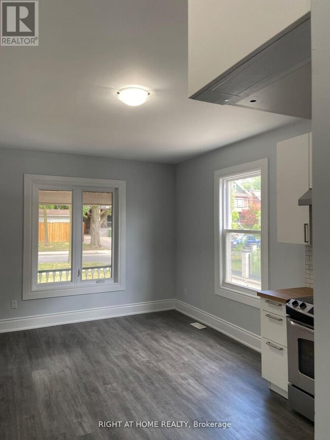 Photo - 184 Rosemount Ave