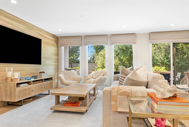 Photo - 68 W Water St