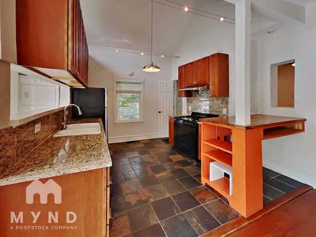 Photo - 167 Savannah St SE