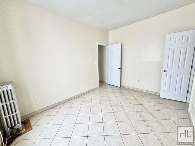 Photo - BAY 22 STREET Unidad D3