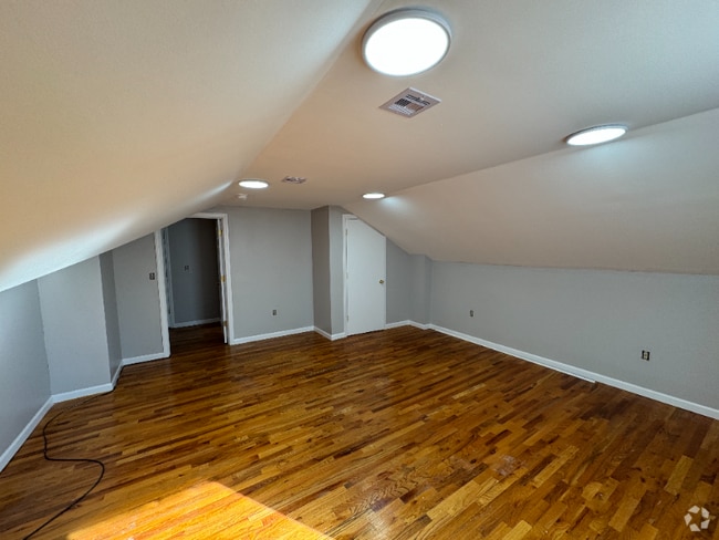 Building Photo - 224 S 7th St Unit 3 Rental