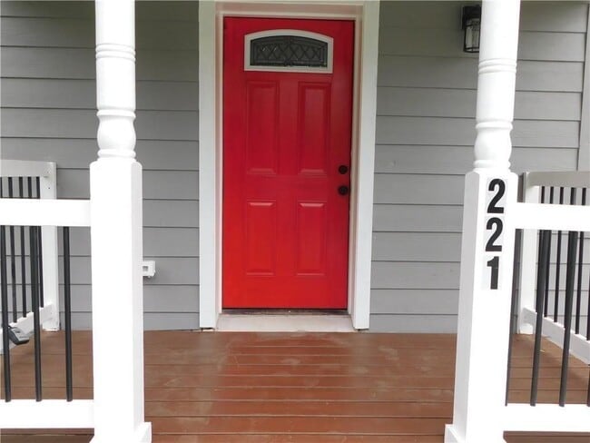 Photo - 221 Stafford St NW