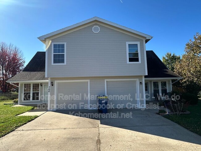 Building Photo - 766 Spring Cir