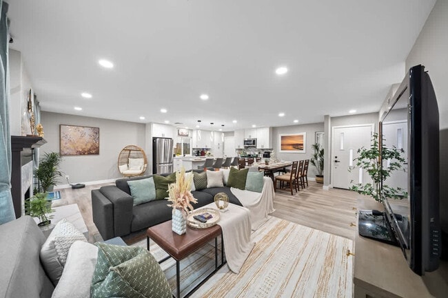 Building Photo - 9827 San Diego St