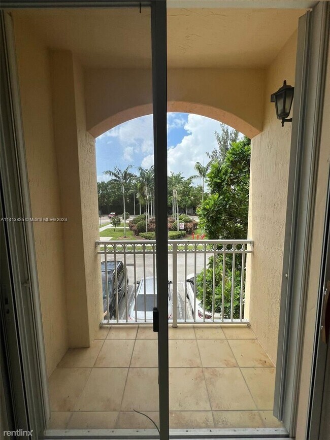 Photo - 2 br, 2.5 bath Condo - 10242 NW 7th St