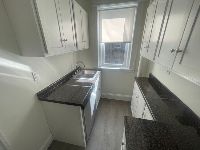 Photo - NO FEE Brand New Beautiful Split 2 bed with Stainless Kitchen, New Floors Sunny NICE ONE!  NO FEE
