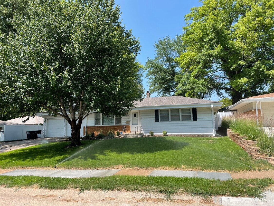 Photo - 7310 Valley St (Omaha, NE)