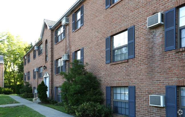 Photo - Miami Hills Apartments