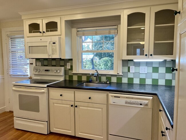 Photo - 105 Parker Rd