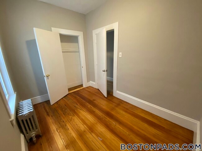 Photo - 677 Bennington St Unidad 3