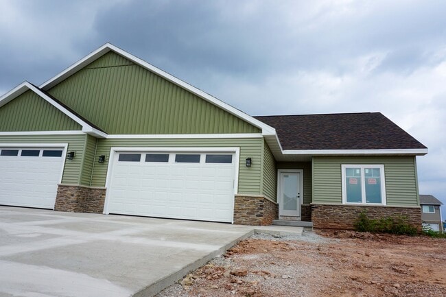 Building Photo - 2670 Princeton Dr Rental