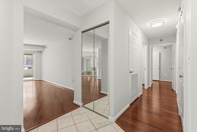 14801 Pennfield Cir Unidad 206