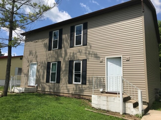Photo - New Listing Circleville - Newly Updated 2 Bedroom Duplex