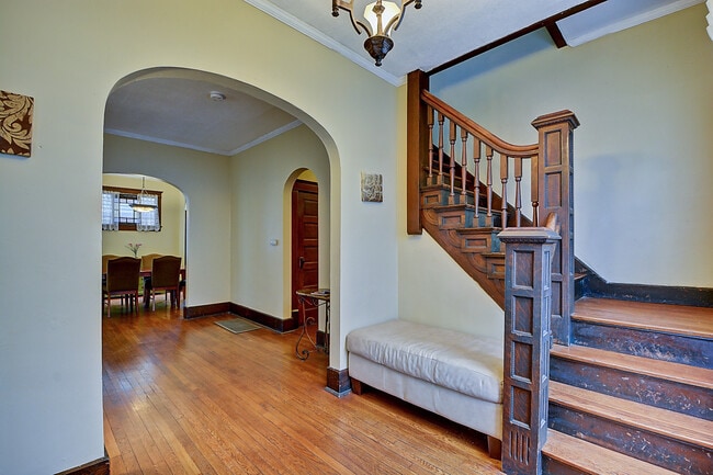 Photo - 1612 Pleasant St