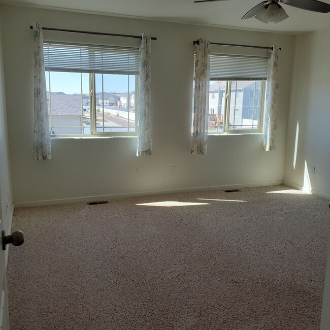 Photo - 3 BED 2.5 BATH SADDLE RIDGE TOWNHOME