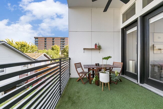 Photo - 2412 Canal St Unit J