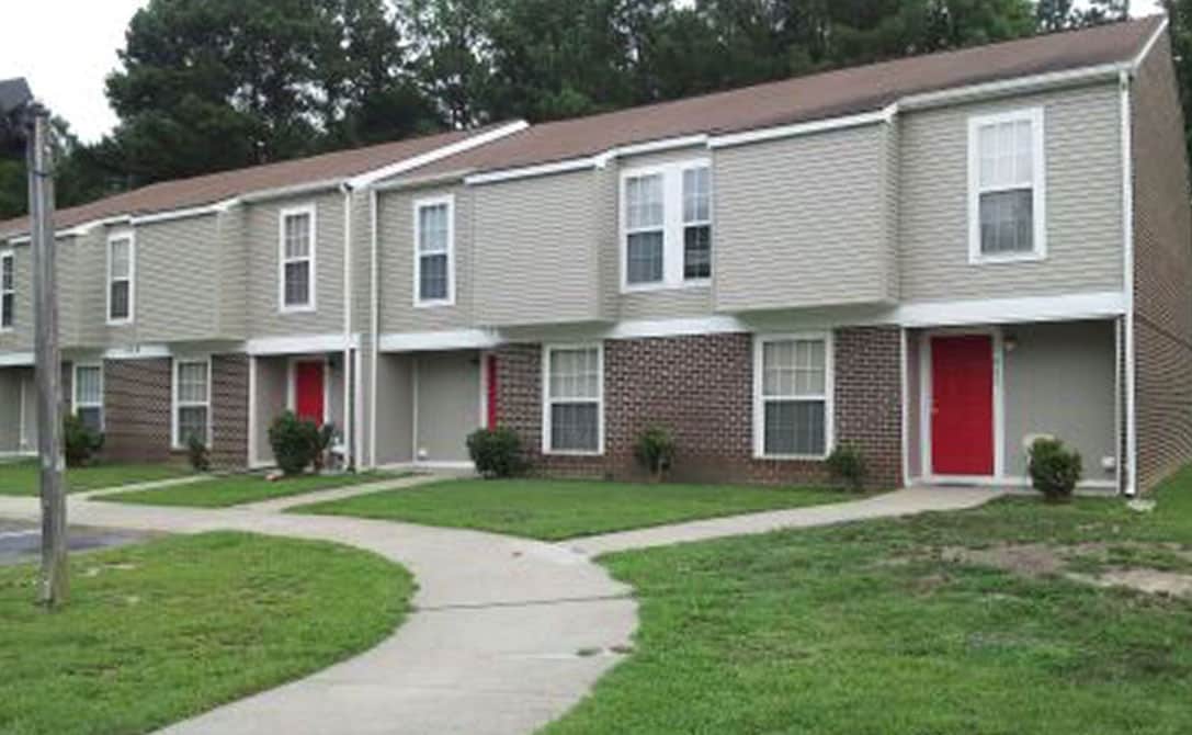 Pinecrest Apartments - Pinecrest Apartments