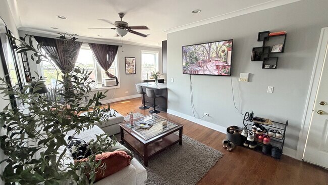 Photo - 3153 W Augusta Blvd Unit 3A