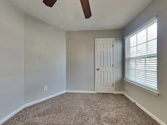 Photo - 12116 Stewarts Crossing Dr