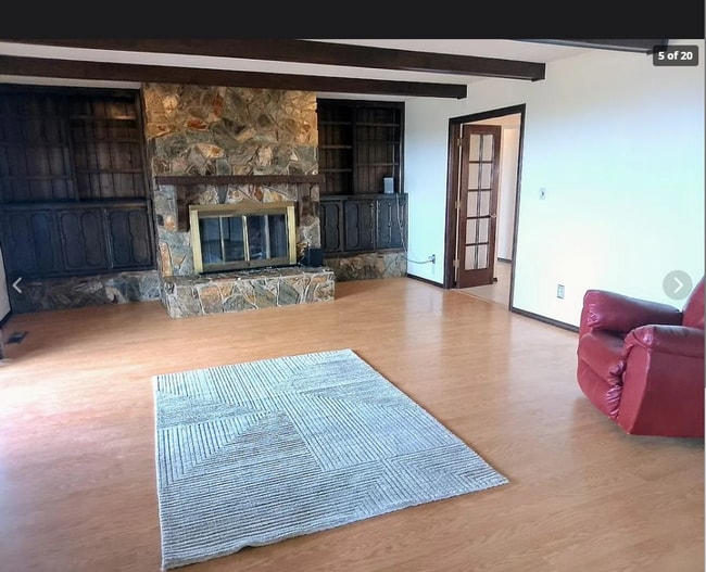 3203 Embudito Dr NE