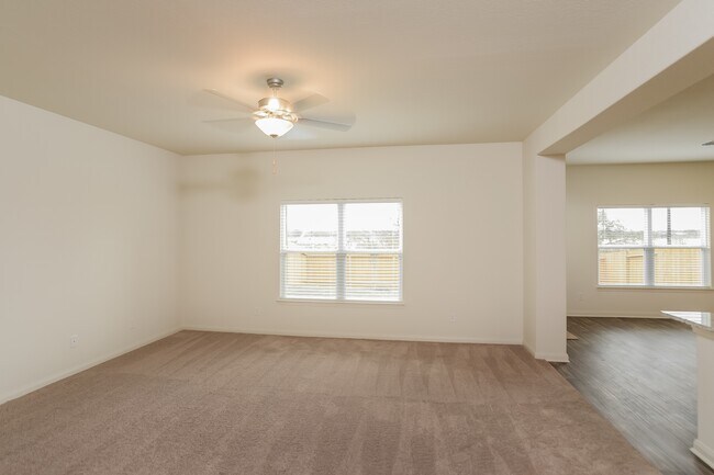 Photo - 11914 Nucio Ridge